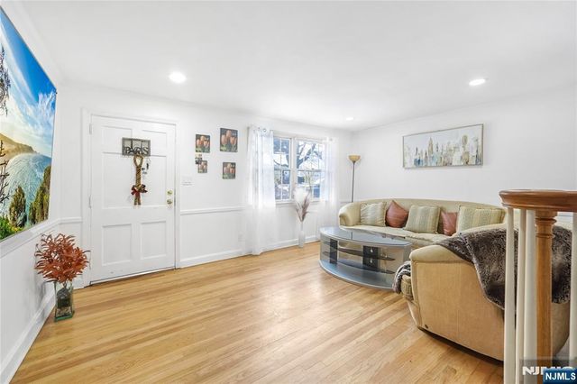 38 Sherwood Street, Clifton, NJ 07013