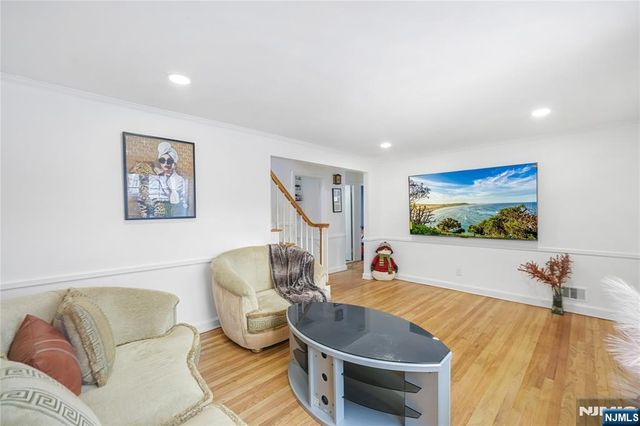 38 Sherwood Street, Clifton, NJ 07013