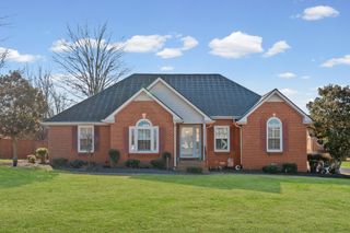 1708 Orchard Dr, Lebanon, TN 37087