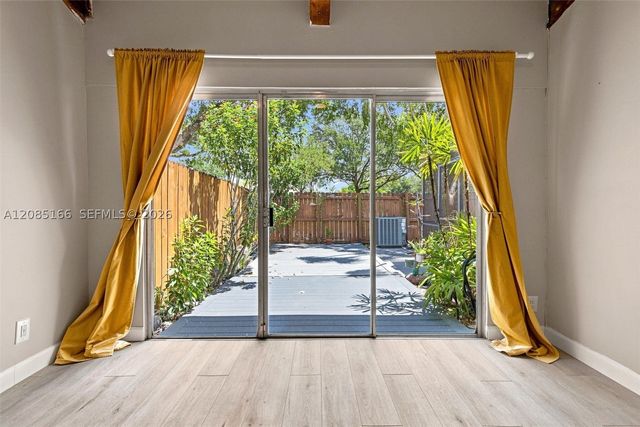 2221 Buttonwood Ave, Pembroke Pines, FL 33026