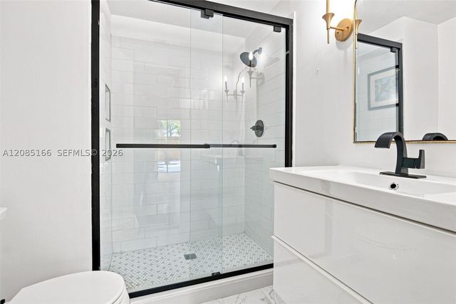 2221 Buttonwood Ave, Pembroke Pines, FL 33026