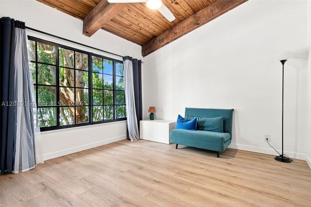 2221 Buttonwood Ave, Pembroke Pines, FL 33026
