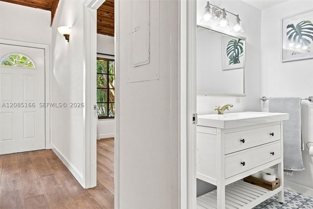 2221 Buttonwood Ave, Pembroke Pines, FL 33026