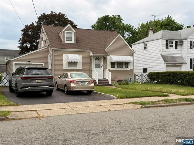 2-18 32nd Street, Fair Lawn, NJ 07410