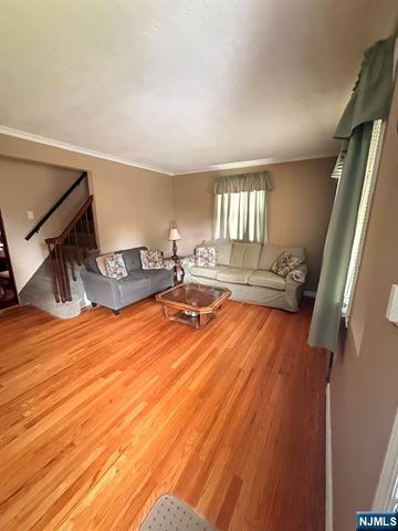 2-18 32nd Street, Fair Lawn, NJ 07410