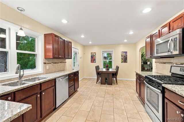 9521 Greiner Road, Clarence, NY 14031
