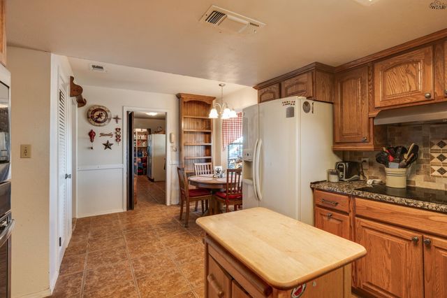 1593 WIGLEY ROAD, Iowa Park, TX 76367