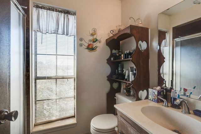 1593 WIGLEY ROAD, Iowa Park, TX 76367