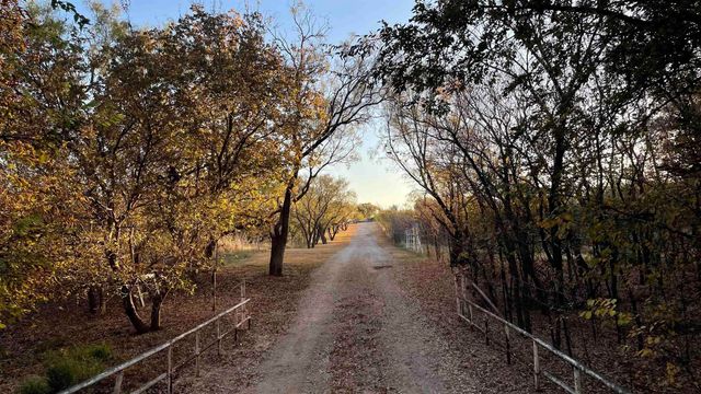 1593 WIGLEY ROAD, Iowa Park, TX 76367