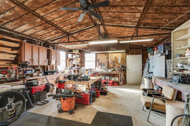 1593 WIGLEY ROAD, Iowa Park, TX 76367