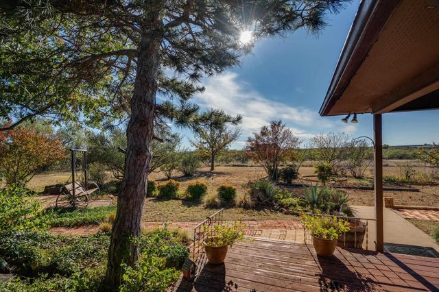 1593 WIGLEY ROAD, Iowa Park, TX 76367