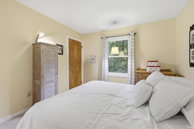 7467 E Windfree Lane, Bloomington, IN 47401