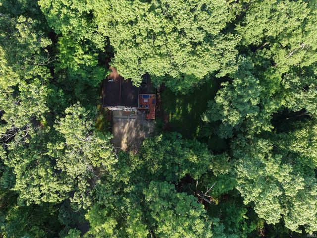 7467 E Windfree Lane, Bloomington, IN 47401