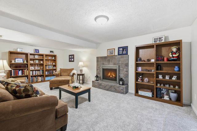 7467 E Windfree Lane, Bloomington, IN 47401