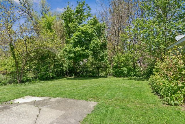 916 Lacey Avenue, Lisle, IL 60532