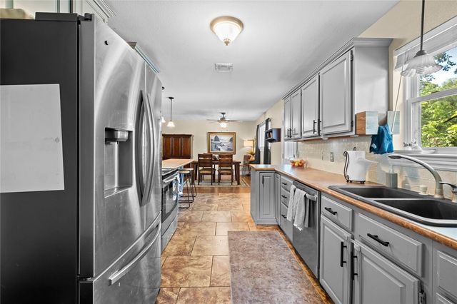 11419 Cripps Road, Gentry, AR 72734