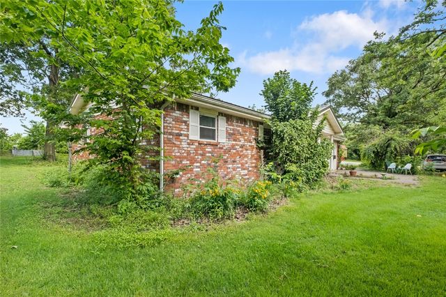 11419 Cripps Road, Gentry, AR 72734