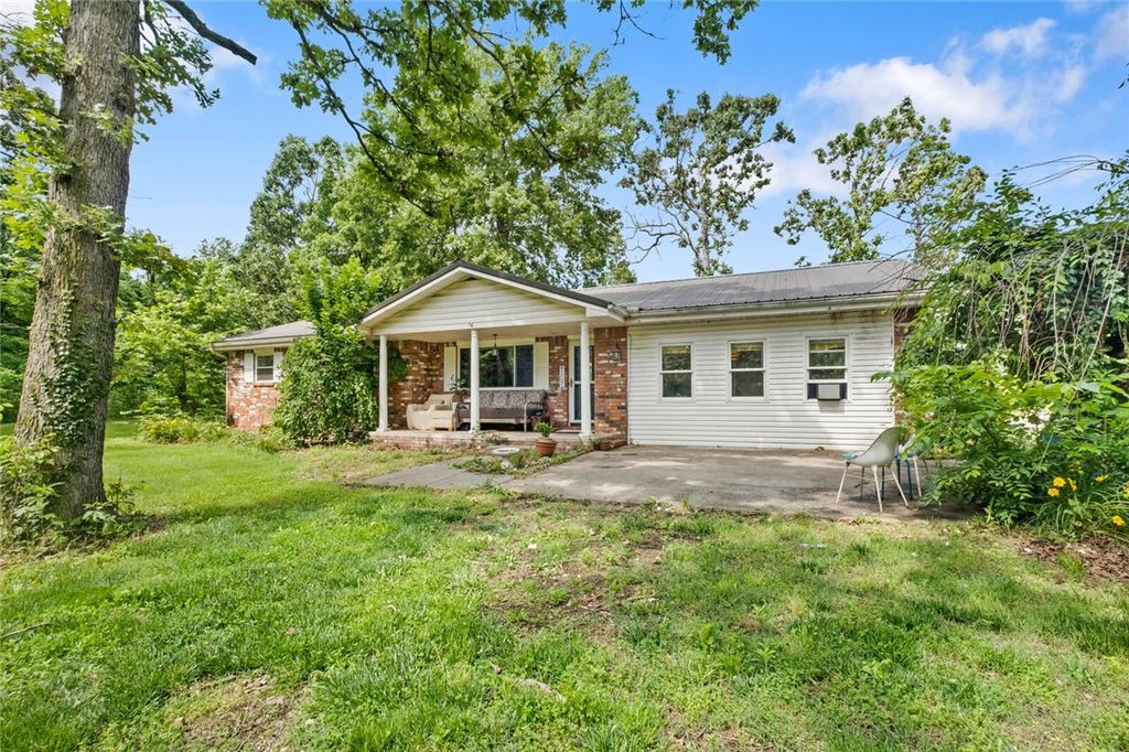 11419 Cripps Road, Gentry, AR 72734