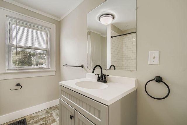 19 E Castle Road, Columbus, OH 43207