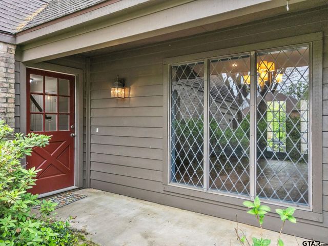 1110 Windsong Lane, Longview, TX 75605