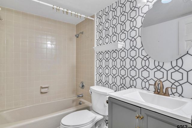 1110 Windsong Lane, Longview, TX 75605