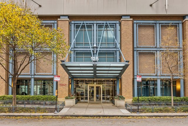 125 E 13TH Street 1002, Chicago, IL 60605
