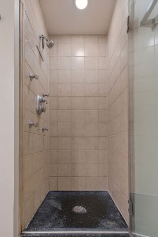 125 E 13TH Street 1002, Chicago, IL 60605