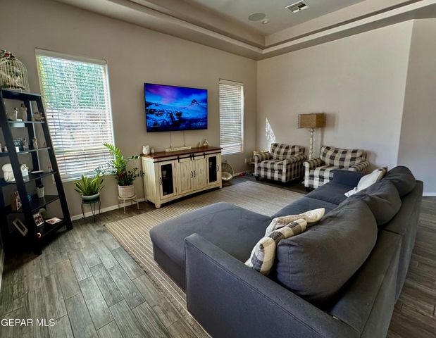 7332 STEVE DEGROAT Drive, El Paso, TX 79911