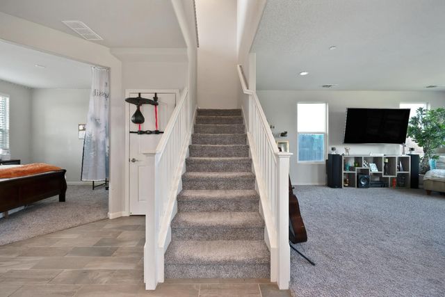 7860 Mount Evans Cir, Roseville, CA 95747