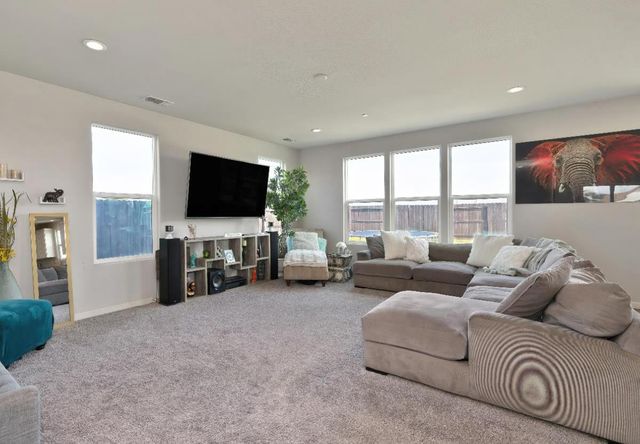 7860 Mount Evans Cir, Roseville, CA 95747