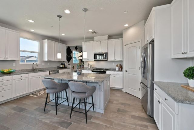 7860 Mount Evans Cir, Roseville, CA 95747