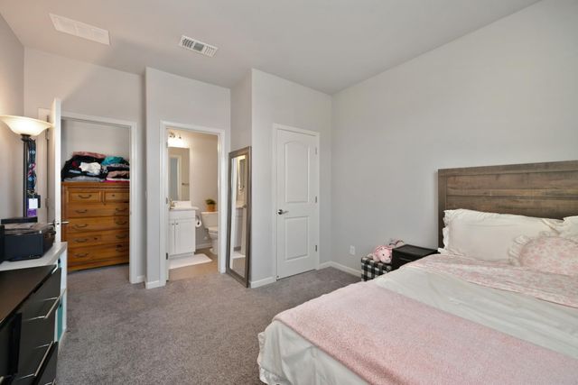 7860 Mount Evans Cir, Roseville, CA 95747