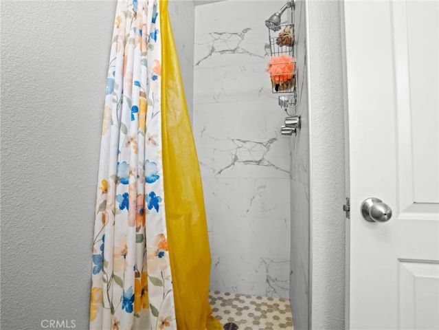 952 E La Verne, Pomona, CA 91767
