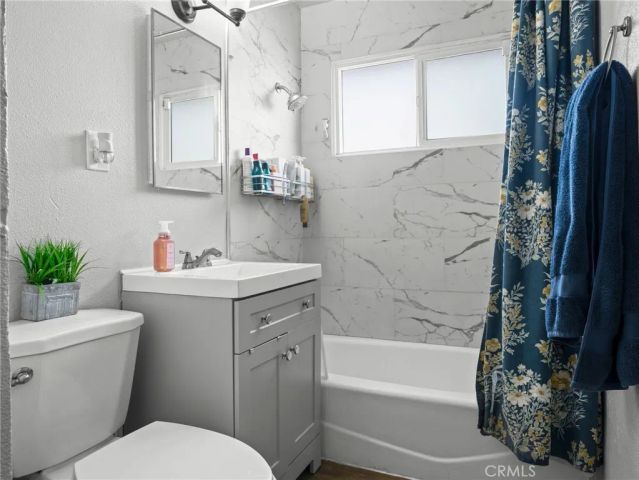 952 E La Verne, Pomona, CA 91767