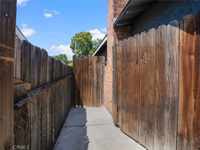 952 E La Verne, Pomona, CA 91767