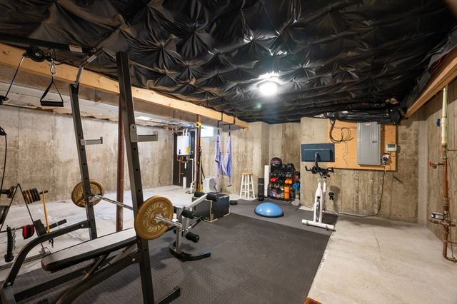 17 Mason Ln, Salisbury, MA 01952