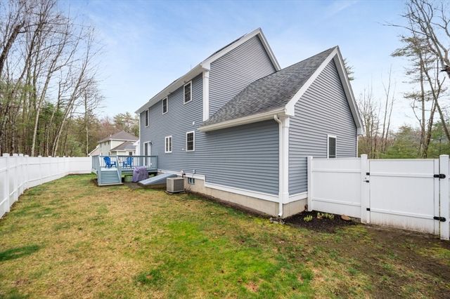 17 Mason Ln, Salisbury, MA 01952
