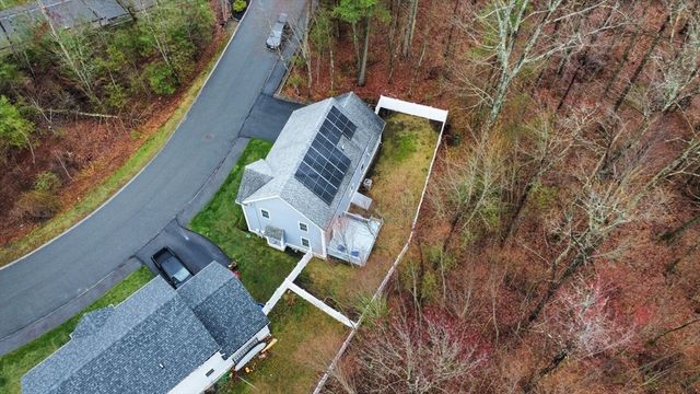 17 Mason Ln, Salisbury, MA 01952