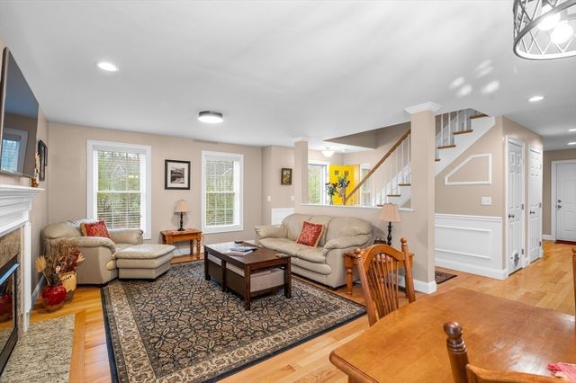 17 Mason Ln, Salisbury, MA 01952