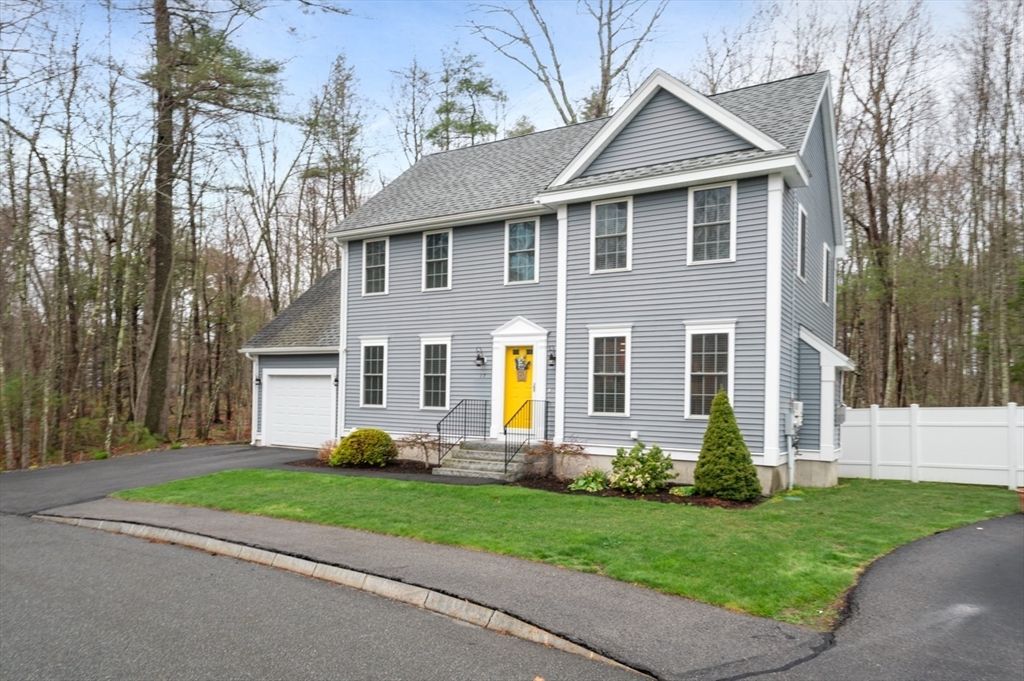17 Mason Ln, Salisbury, MA 01952
