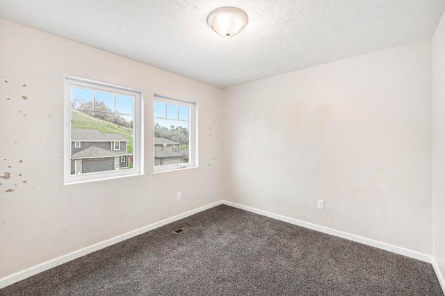 103 PAIGE Lane, Council Bluffs, IA 51503