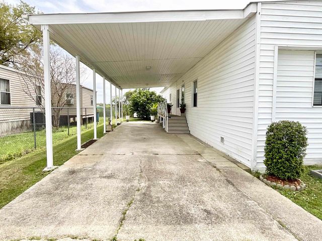 120 Mobile Estates Drive, Gray, LA 70359