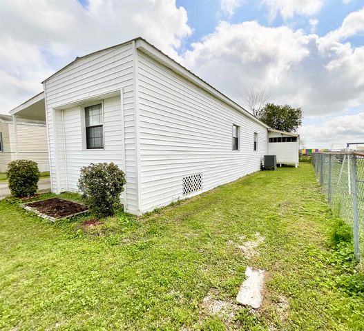 120 Mobile Estates Drive, Gray, LA 70359