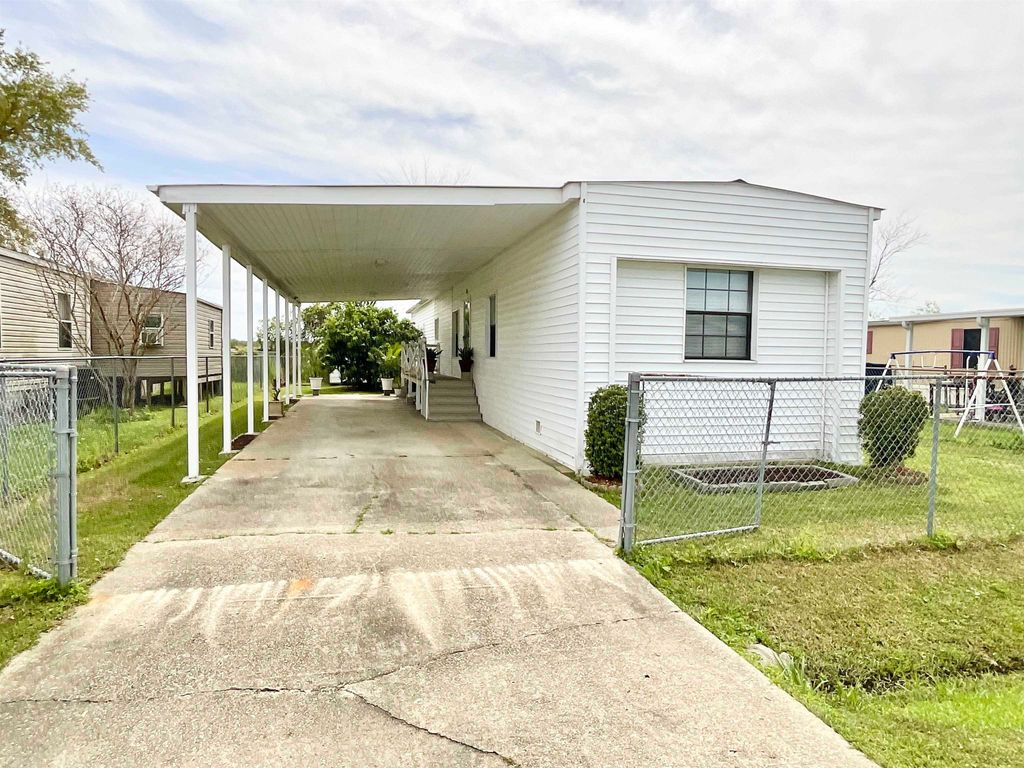 120 Mobile Estates Drive, Gray, LA 70359