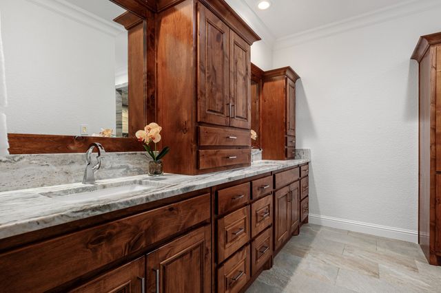 826 Skyline Drive, Argyle, TX 76226