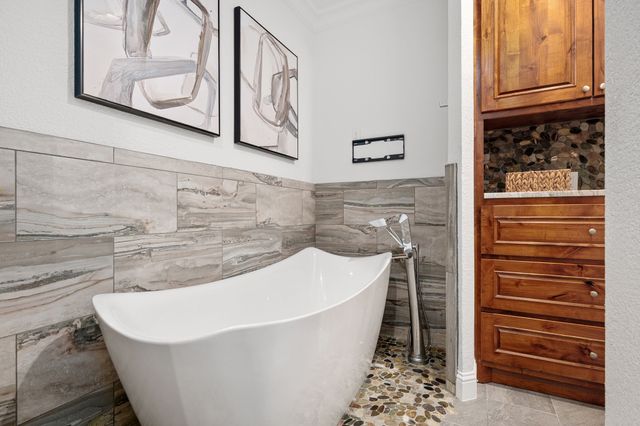 826 Skyline Drive, Argyle, TX 76226
