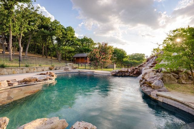 826 Skyline Drive, Argyle, TX 76226