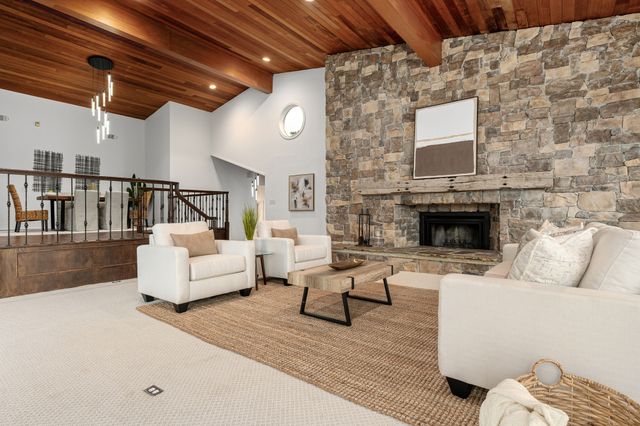 826 Skyline Drive, Argyle, TX 76226