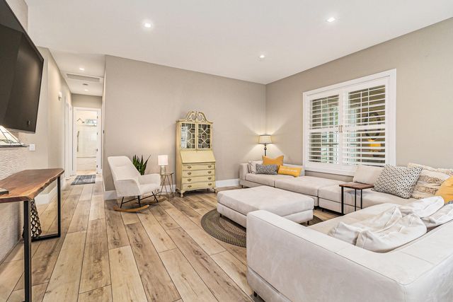 5407 W Sioux Road, Pentwater, MI 49449