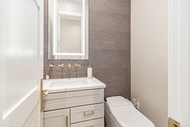 5407 W Sioux Road, Pentwater, MI 49449